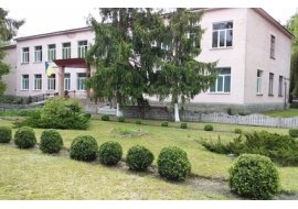 У Дубровиці маркують сховища та будують нове укриття для ліцею