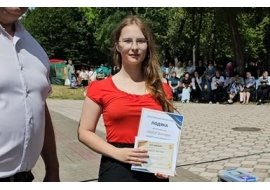 У Дубровиці грошовими преміями нагородили випускників-двохсотбальників