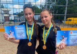 «Бронза» області та шлях на всеукраїнський турнір: як підтримати дубровицьких волейболісток