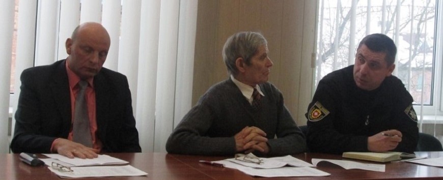 Зліва направо: члени виконкому Олександр Москалюк, Михайло Богович та Олег Сидоришин