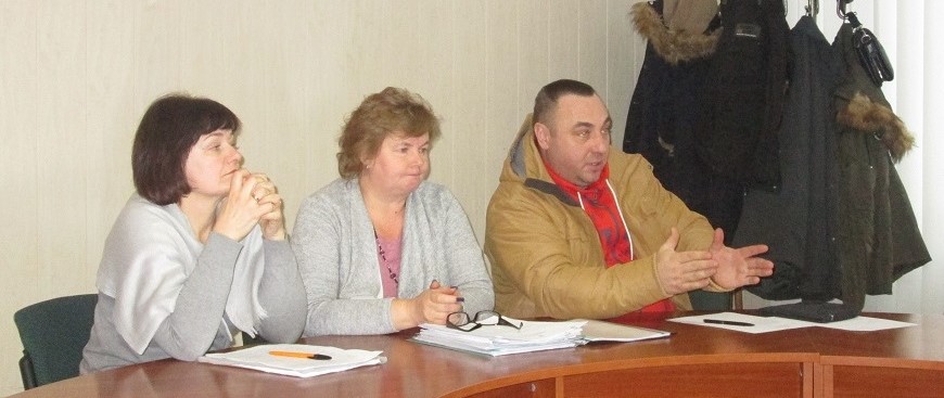 Зліва направо: начальниця економічного відділу Ірина Велика, начальниця земельного відділу Катерина Пшенична та депутат міськради Василь Бабан