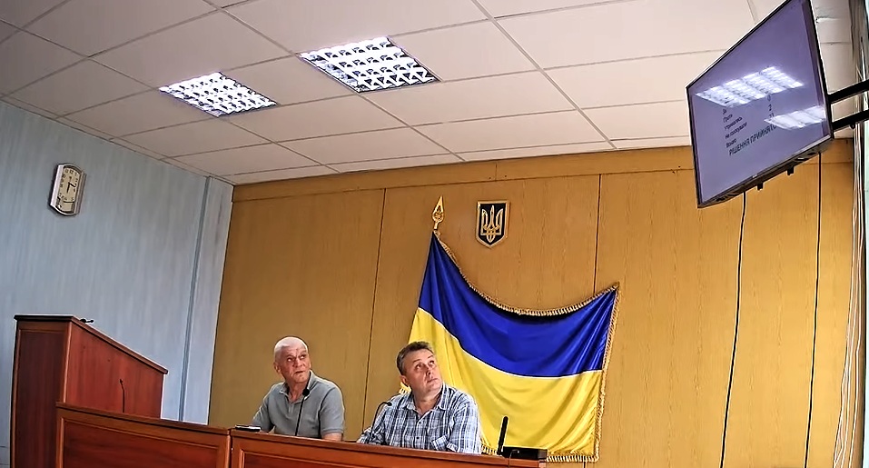Міський голова разом із секретарем міськради під час фінального голосування за рішення № 2525, 5 червня 2026 року